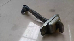 LIMITADOR PORTA TRASEIRA DIREITA TOYOTA RAV4 2017 A 2018