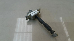 LIMITADOR PORTA TRASEIRA DIREITA TOYOTA COROLLA 2017