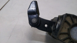 LIMITADOR PORTA TRASEIRA DIREITA BMW 320I 2014 ( 1 )