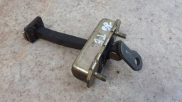 LIMITADOR DE PORTA TRASEIRA ESQUERDA JAC J6 2011 ORIGINAL