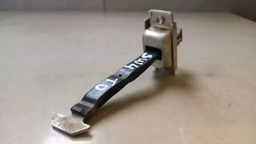 LIMITADOR PORTA TRASEIRA DIREITA TOYOTA HILUX SW4 2017 -2018