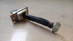 LIMITADOR PORTA TRASEIRA DIREITA TOYOTA HILUX SW4 2017 -2018