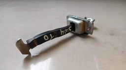 LIMITADOR PORTA TRASEIRA DIREITA TOYOTA HILUX SW4 2017 -2018