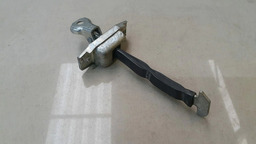 LIMITADOR PORTA TRASEIRA ESQUERDA TOYOTA COROLLA 2017