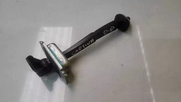 LIMITADOR PORTA DIANTEIRA DIREITA GM CAPTIVA 2008 A 2011