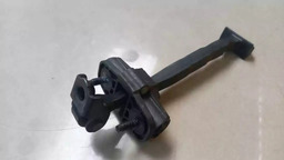 LIMITADOR PORTA TRASEIRA DIREITA FIAT TORO 2.0 DIESEL 2020