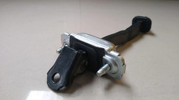 LIMITADOR PORTA TRASEIRO DIREITO CHEVROLET ONIX 2014 2015