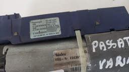 MOTOR DIREITO TAMPA TRASEIRA VW PASSAT VARIANT 2007 A 2010