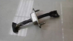 LIMITADOR PORTA TRASEIRA DIREITA CHEVROLET S10 2013 A 2016