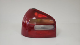 LANTERNA ESQUERDA AUDI A3 1998 A 2003 ESQUERDO/MOTORISTA VERMELHO