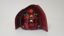 LANTERNA ESQUERDA AUDI A3 1998 A 2003 ESQUERDO/MOTORISTA VERMELHO