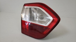 LANTERNA TAMPA LADO ESQUERDO RENAULT FLUENCE 2011 A 2018 ESQUERDO/MOTORISTA VERMELHO