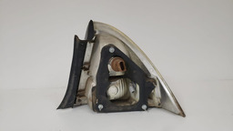 LANTERNA ESQUERDA FORD FUSION 2006 A 2009 ESQUERDO/MOTORISTA BRANCO