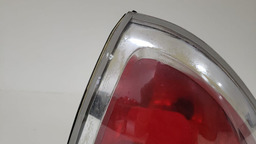 LANTERNA DIREITA FORD FUSION 2006 A 2009 DIREITO/PASSAGEIRO BRANCO