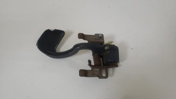 MAÇANETA INTERNA DIANTEIRA ESQUERDA GM S10 2001 A 2012 PRETO