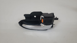 MAÇANETA INTERNA DIANTEIRA DIREITA TOYOTA ETIOS 2013 A 2018 PRETO