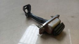 LIMITADOR PORTA DIANTEIRO LADO ESQUERDO GM S10 2016 2017