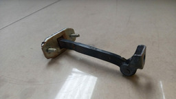 LIMITADOR PORTA TRASEIRO ESQUERDO CHEVROLET S10 2016 2017