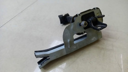 LIMITADOR PORTA TRASEIRA LADO DIREITO PEUGEOT 2008 2017 2018