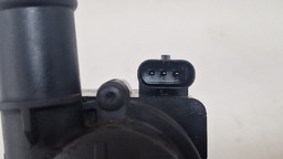 BOMBA D ÁGUA AUXILIAR AUDI A4 2.0 TFSI 2014 A 2018