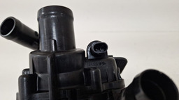 CARCAÇA VÁLVULA TERMOSTÁTICA MERCEDES GLA 200 1.6 14 A 2020