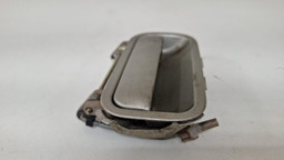 MAÇANETA PORTA TRASEIRO DIREITO GM CORSA CLASSIC 2010 A 2012 MARROM-CLARO TRASEIRA