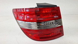 LANTERNA ESQUERDA MERCEDES B180 1.8 2008 A 2010 (1) ESQUERDO/MOTORISTA VERMELHO