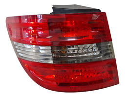 Lanterna Esquerda Mercedes B180 1.8 2008 2009 2010 Esquerdo/motorista Vermelho