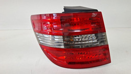 LANTERNA ESQUERDA MERCEDES B180 1.8 2008 2009 2010 ESQUERDO/MOTORISTA VERMELHO