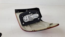 LANTERNA ESQUERDA MERCEDES B180 1.8 2008 2009 2010 ESQUERDO/MOTORISTA VERMELHO