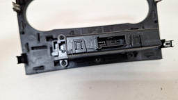 MOLDURA BOTÃO ALARME MERCEDES B180 2008 2009 2010