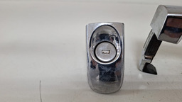 MAÇANETA EXTERNA DIANTEIRO ESQUERDO FORD RANGER 2014 A 2020 PRATA DIANTEIRA