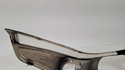 DEFLETOR INTERNO FAROL LED ESQUERDO C4 PALLAS 2008 A 2011