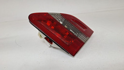 LANTERNA TAMPA TRASEIRA DIREITO MERCEDES B200 2011