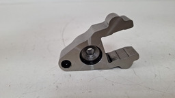 TRAVA BICO INJETOR NISSAN FRONTIER 2.5 2010 A 2014 DIESEL PRATEADO