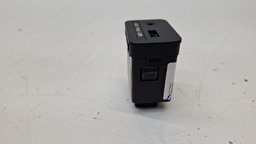 ENTRADA USB AUXILIAR HYUNDAI TUCSON 2010 A 2015 PRETO