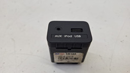 ENTRADA USB AUXILIAR HYUNDAI TUCSON 2010 A 2015 PRETO