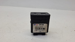 ENTRADA USB AUXILIAR HYUNDAI TUCSON 2010 A 2015 PRETO