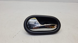 MAÇANETA INTERNA DIANTEIRO E. RENAULT SANDERO 2017 PRATEADO DIANTEIRA