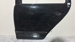 PORTA TRASEIRA ESQUERDA VW FOX 2010 A 2021 COM DETALHE ESQUERDO PRETO