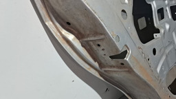 PORTA TRASEIRA ESQUERDA VW GOL G5/G6/G7 2008 A 2019 DETALHE ESQUERDO PRATEADO