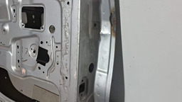 PORTA TRASEIRA ESQUERDA VW GOL G5/G6/G7 2008 A 2019 DETALHE ESQUERDO PRATEADO