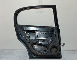 PORTA TRASEIRA ESQUERDA GM ASTRA 1999 A 2012 COM DETALHE ESQUERDO PRETO