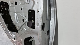 PORTA TRASEIRA ESQUERDA GM ONIX/PRISMA 2013 A 2019 DETALHE PRATEADO