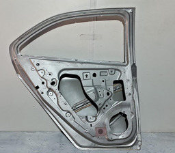 PORTA TRASEIRA ESQUERDA GM ONIX/PRISMA 2013 A 2019 DETALHE PRATEADO