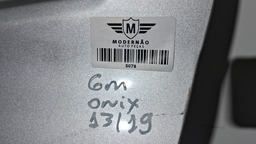 PORTA TRASEIRA ESQUERDA GM ONIX/PRISMA 2013 A 2019 DETALHE PRATEADO