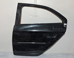 PORTA TRASEIRA ESQUERDA GM ONIX/PRISMA 2013 A 2019 DETALHE ESQUERDO PRETO