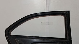 PORTA TRASEIRA ESQUERDA GM ONIX/PRISMA 2013 A 2019 DETALHE ESQUERDO PRETO