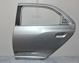 PORTA TRASEIRA ESQUERDA GM COBALT 2012 A 2021 COM DETALHE ESQUERDO PRATEADO