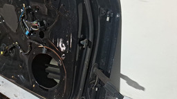 PORTA DIANTEIRA ESQUERDO AUDI A3 2014 A 2020 COM DETALHE PRETO